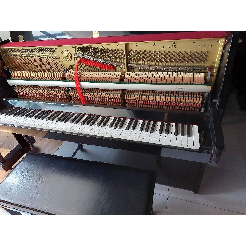 Piano Yamaha LU 90