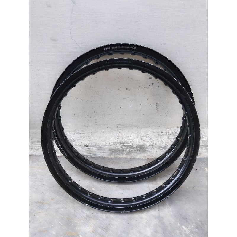 velg TDR ER SHAPE hitam uk 160 185 r17 bekas pakai