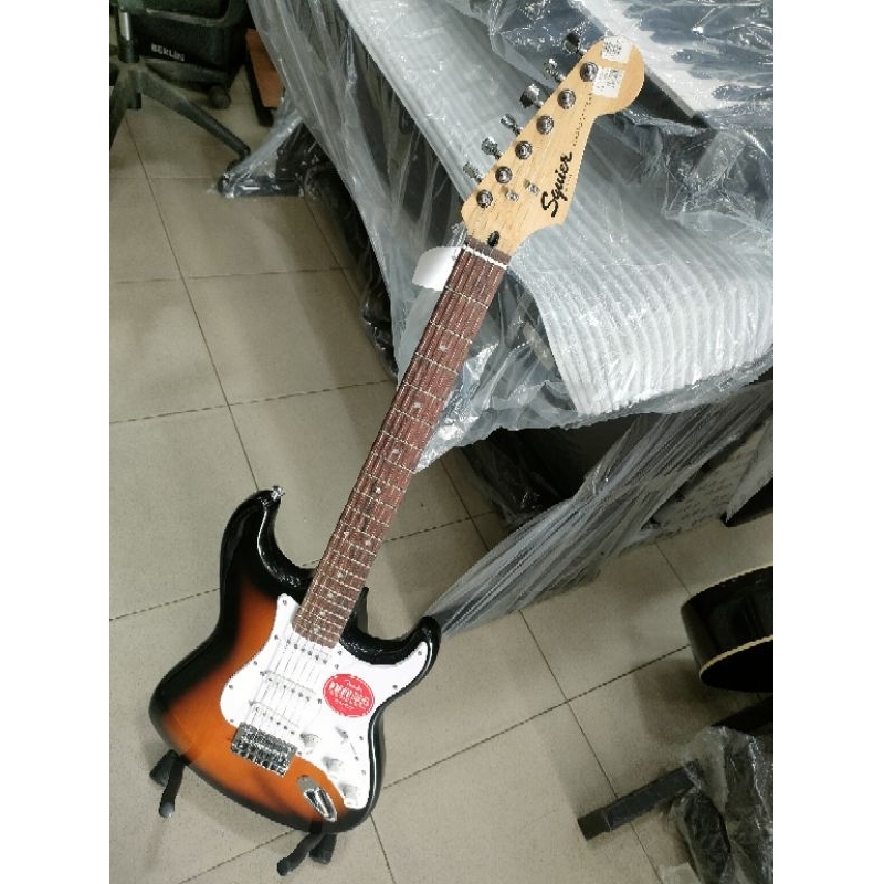 SQUIER BULLET STRATOCASTER / SQUIER BY FENDER