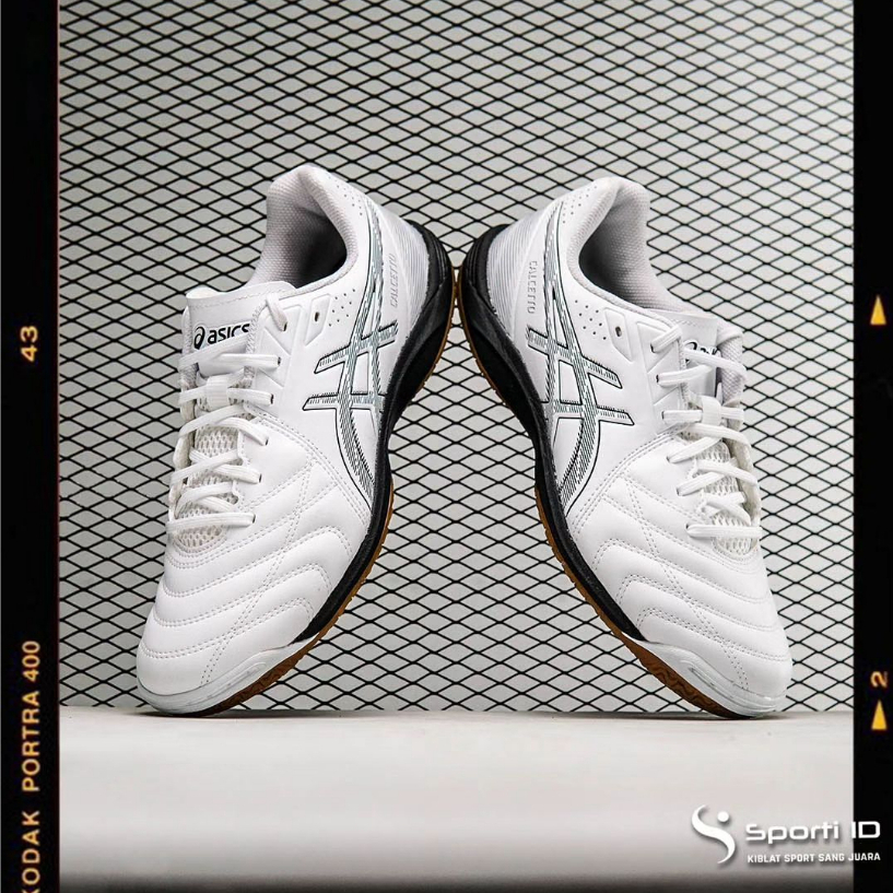 Sepatu Futsal Asics Calcetto WD 9 - White Black 1113A037-100 Original