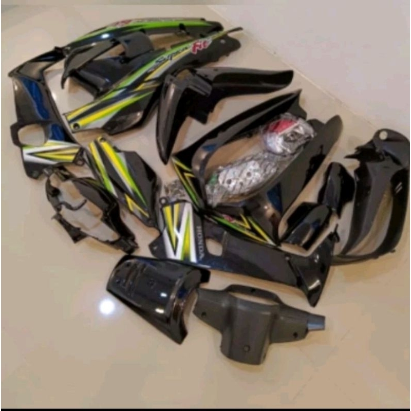 Cover bodi full halus kasar plus lampu2 Supra fit lama 2002-2004 striping hijau