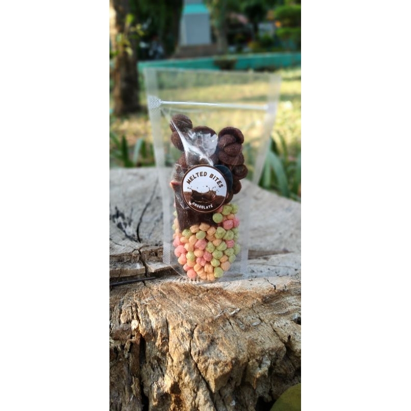 

Melted Bites-Crunchy Crunch Pouch Coklat Lumer Strawberry Lumer-Choco Pouch Camilan Lezat-Nyam nyam lumer-Choco crunch lumer