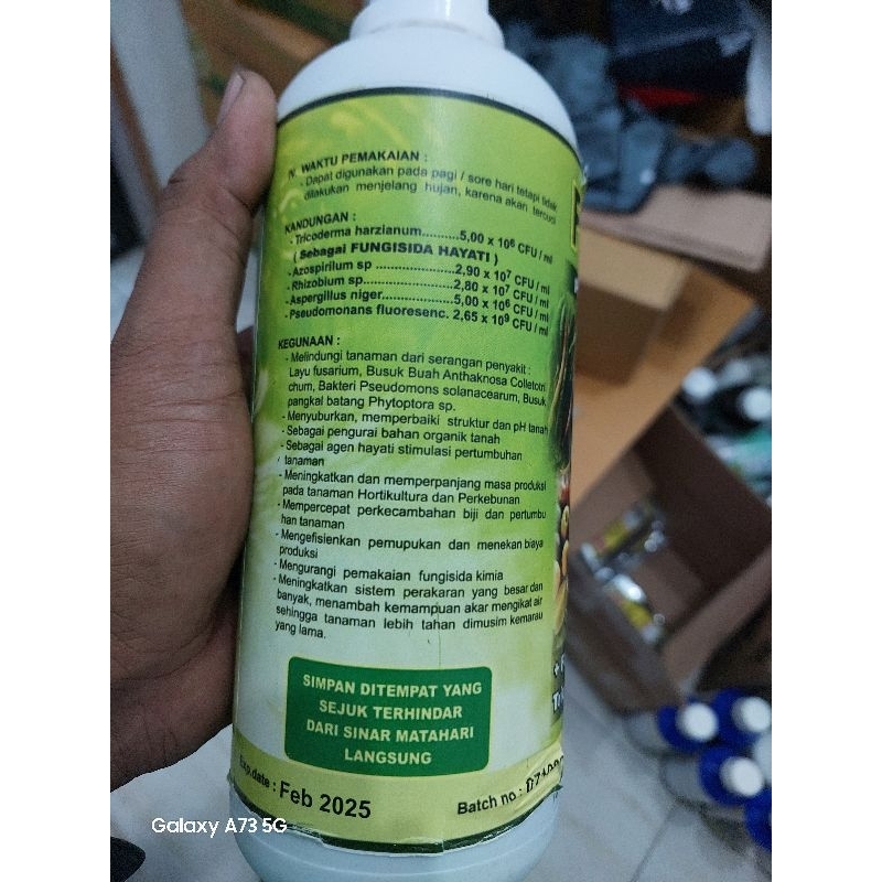 FLORA ONE. PUPUK HAYATI TRIKODERMA HARZIANUM