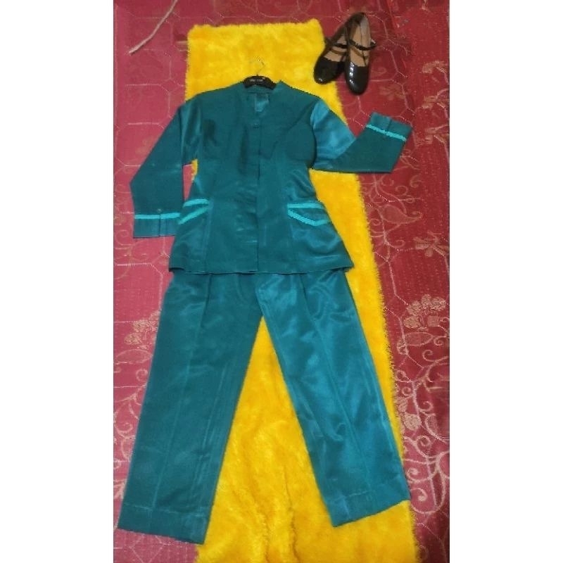Seragam Guru Wanita Setelan Celana Panjang Shiny Preloved