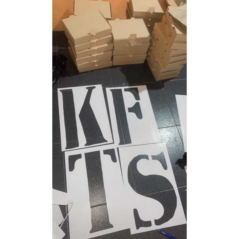 

Cetakan huruf stensil t-shirt