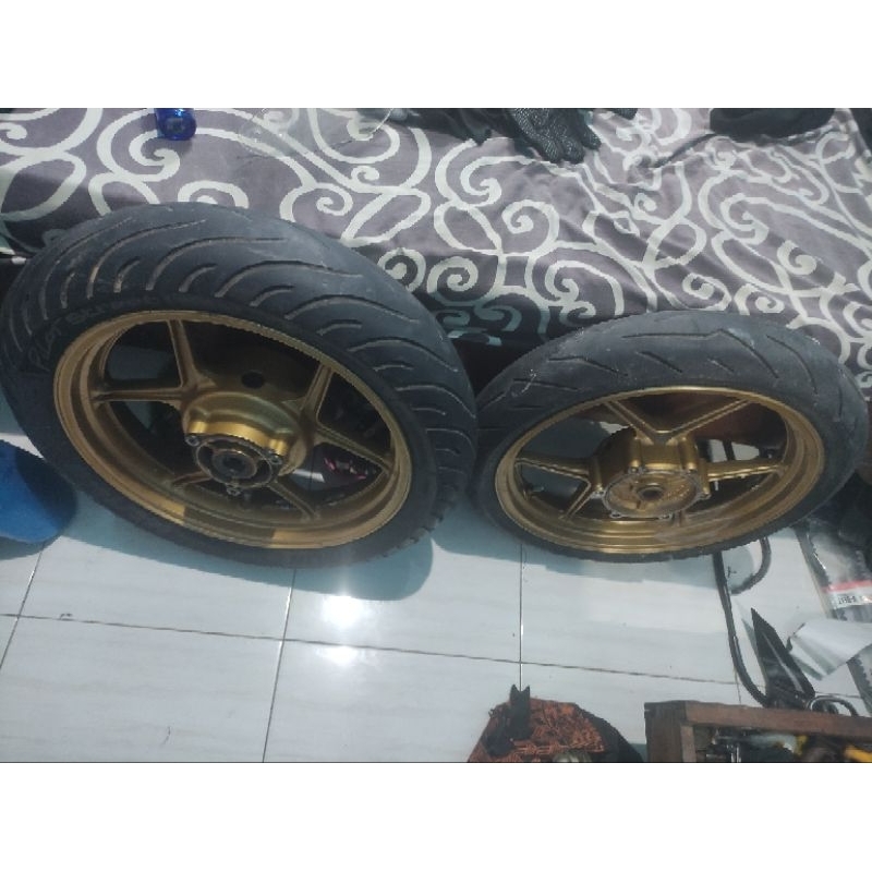 Velg Ban 1 set depan belakang Ninja 250 karbu
