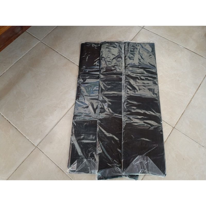 PLASTIK LAYANGAN HITAM