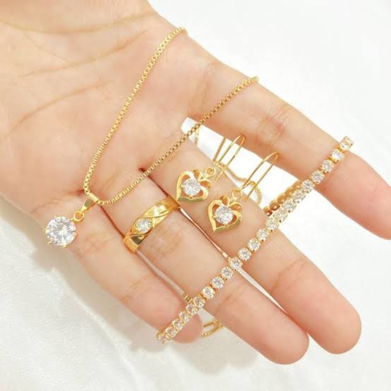 Giveaway aksesoris kalung gelang cincin anting emas