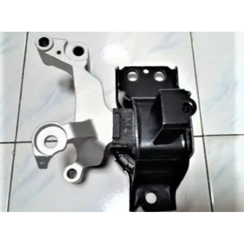 engine Mounting Nissan xtrail