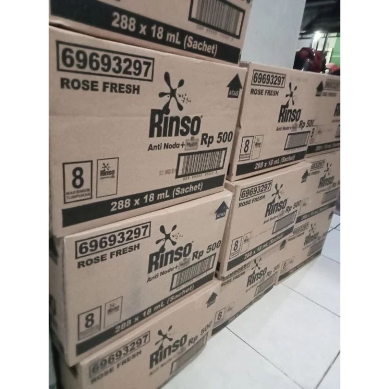 1 karton RINSO MOLTO Cair 18ml Sachet 500an