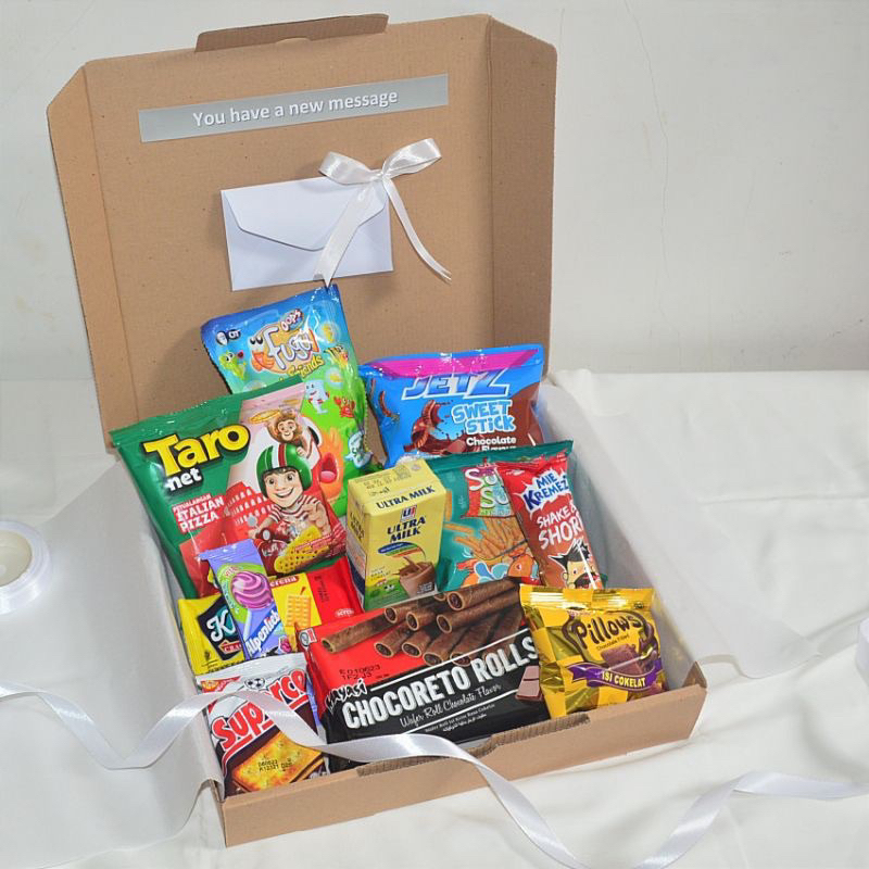 

SNACKBOX KADO ULTAH/WISUDA/ANNIVERSARY FREE KARTU UCAPAN