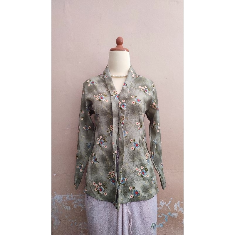 Kebaya Lawasan Kartini