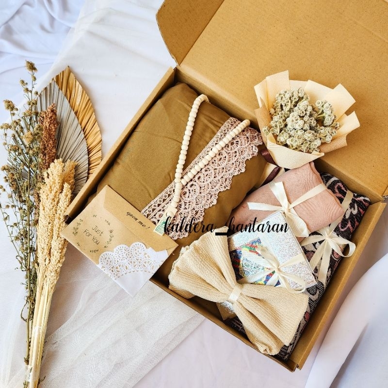 Hampers Mukena Katun renda/ Renda besar / Renda Gold