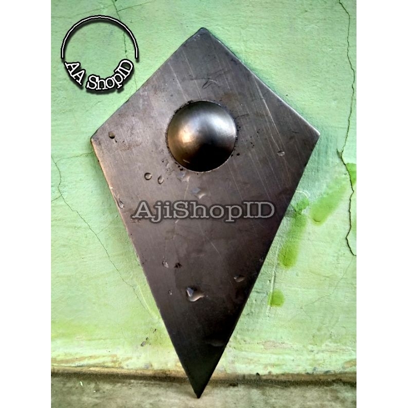 Ornamen pagar besi plat wajik layang