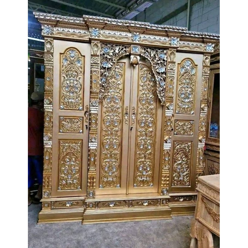 Lemari Pakaian Gebyok Full Ukir Kayu Jati Solid Finesing emas glod mewah/almari pakaian gebyok pintu