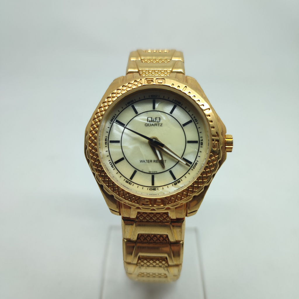 Jam Tangan QnQ Quartz -Jam Tangan Pria/Wanita Gold Elegan, Kalep Stainless Steel Anti Karat