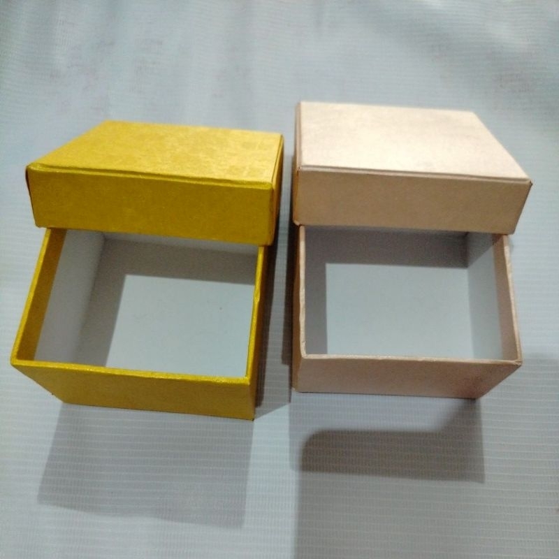 

Giftbox Ekslusif 8*8*5cm