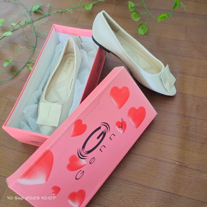 sepatu genny