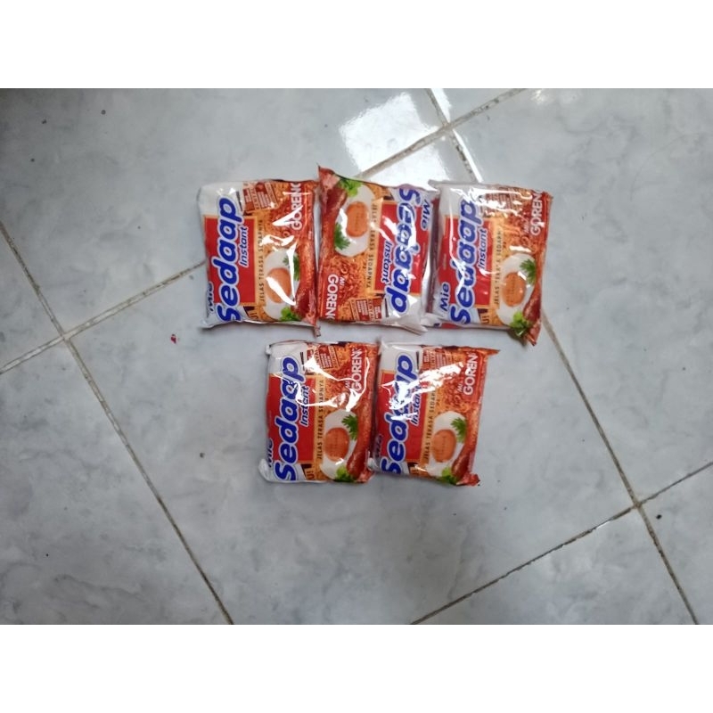 

mie goreng 1paket isi 5