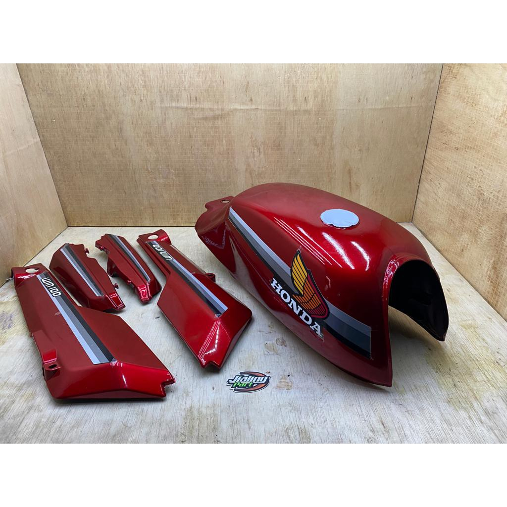 Sepaket body Win 100 set tangki Honda Win 100 bok aki Honda Win 100 warna set striping win