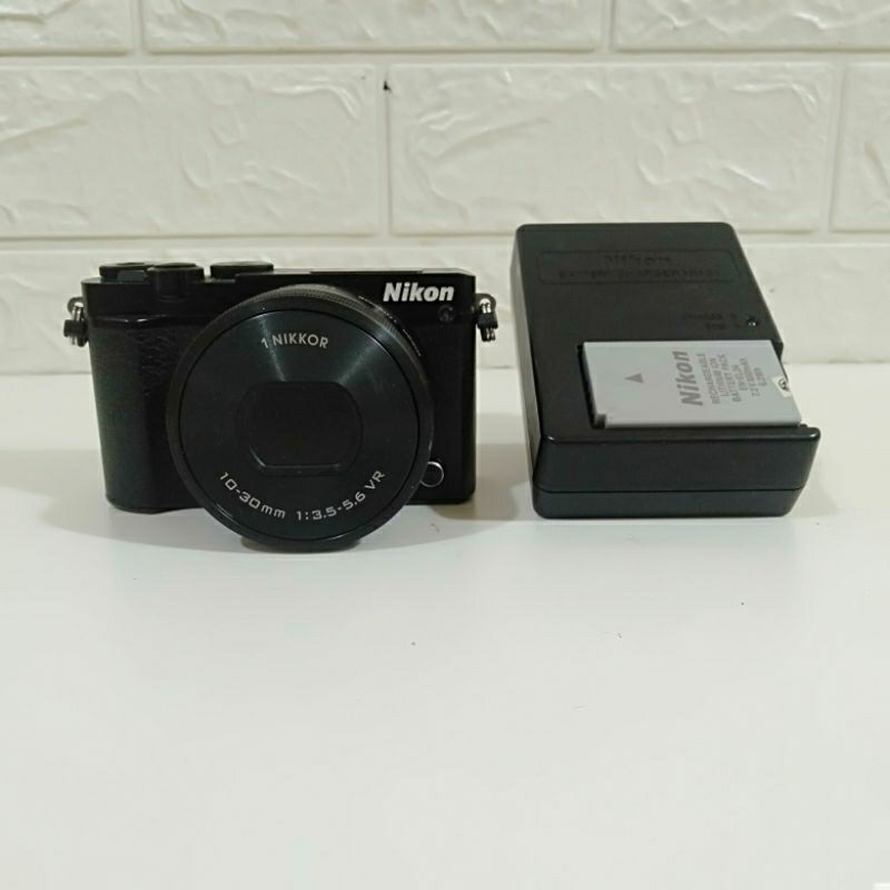 nikon 1 j5 warna hitam kamera second