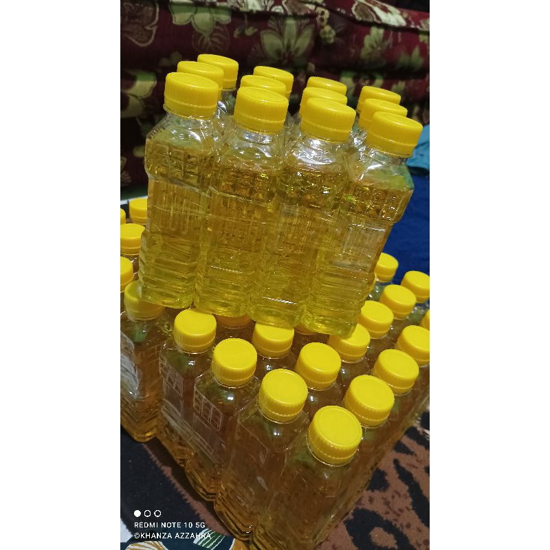 

minyak goreng 250ml (3 botol)