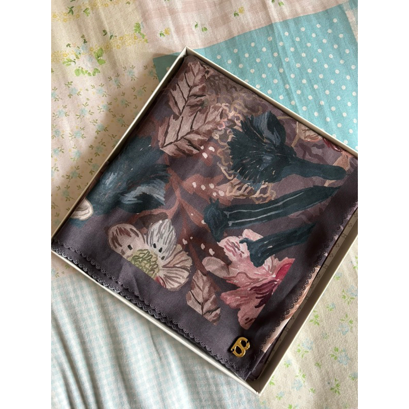 mba indri PRELOVED BUTTONSCARVES DAISY BURLWOOD