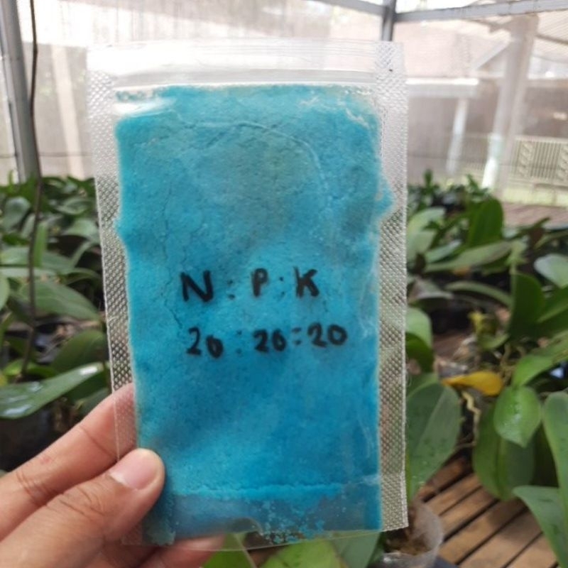 Pupuk NPK/ Pupuk Daun dan pupuk bunga anggrek bulan