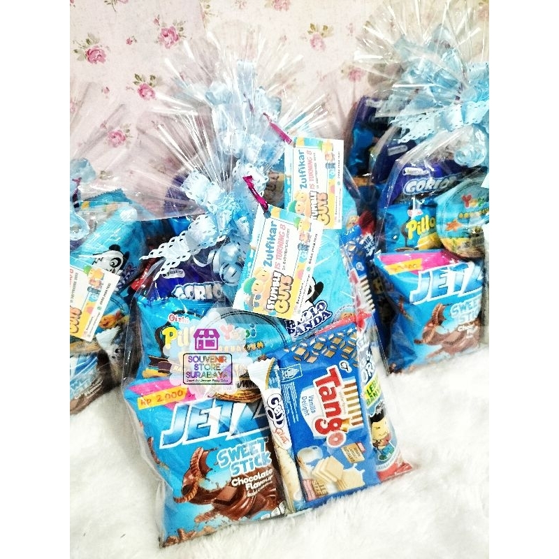 

Parcel Ultah Serba Biru || Bingkisan Ultah Serba biru || Snack Ultah Blue || Paketan snack ultah anak || hampers snack serba biru