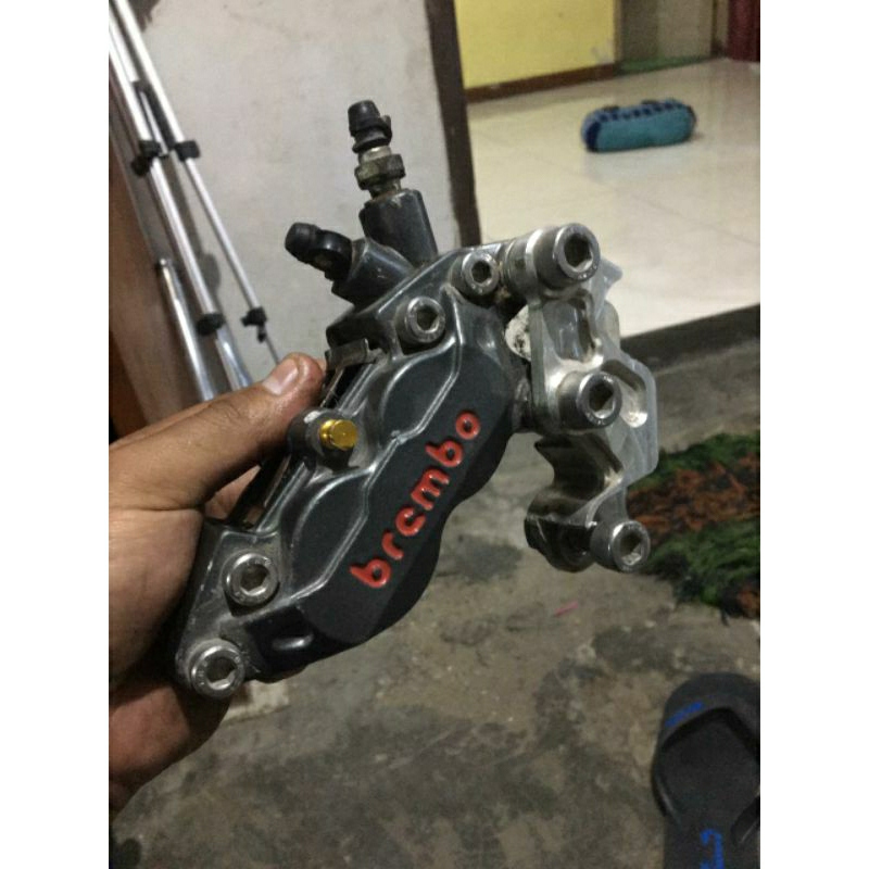 kaliper Brembo axial 4 piston