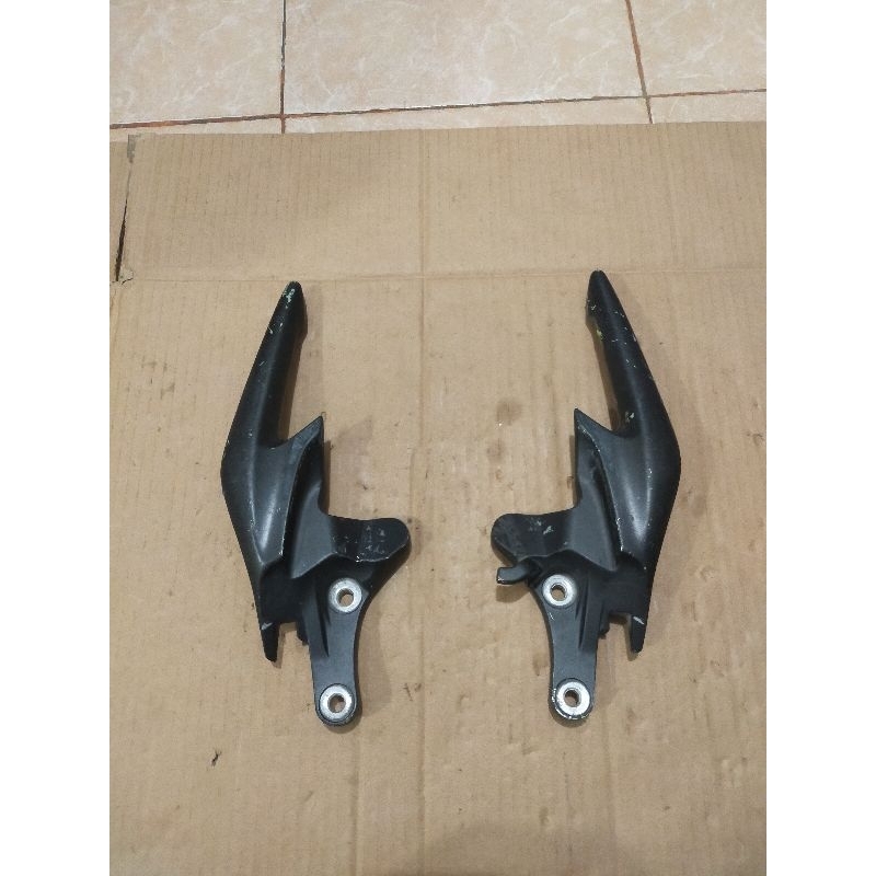 Pegangan jok belakang begel behel CBR 150 fi k45 lokal non led