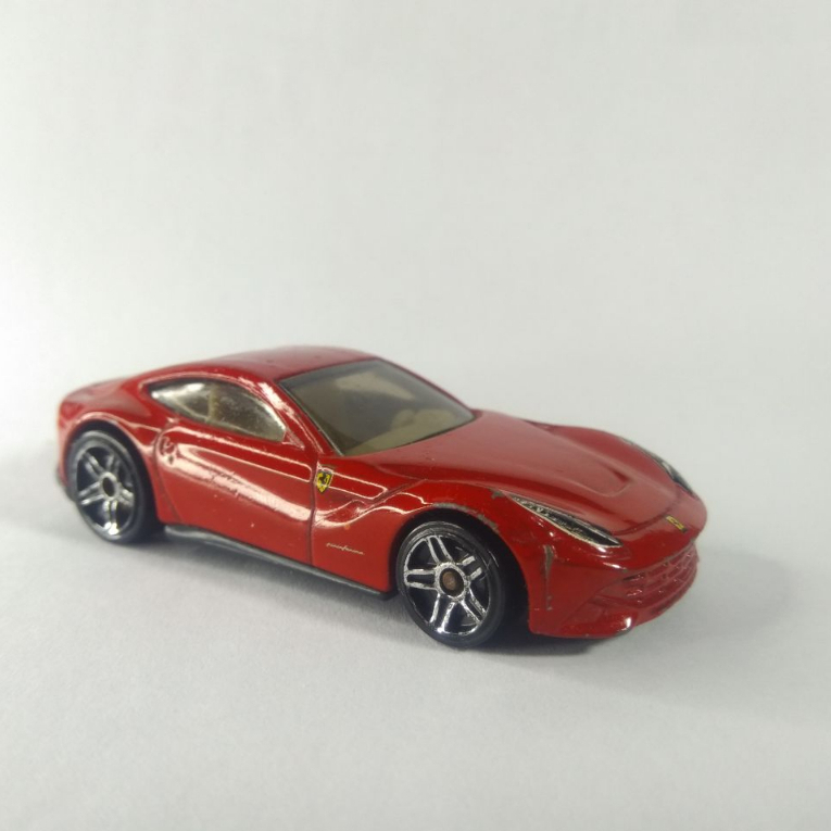 Hot Wheels Ferrari F12 Berlienetta Merah Loose