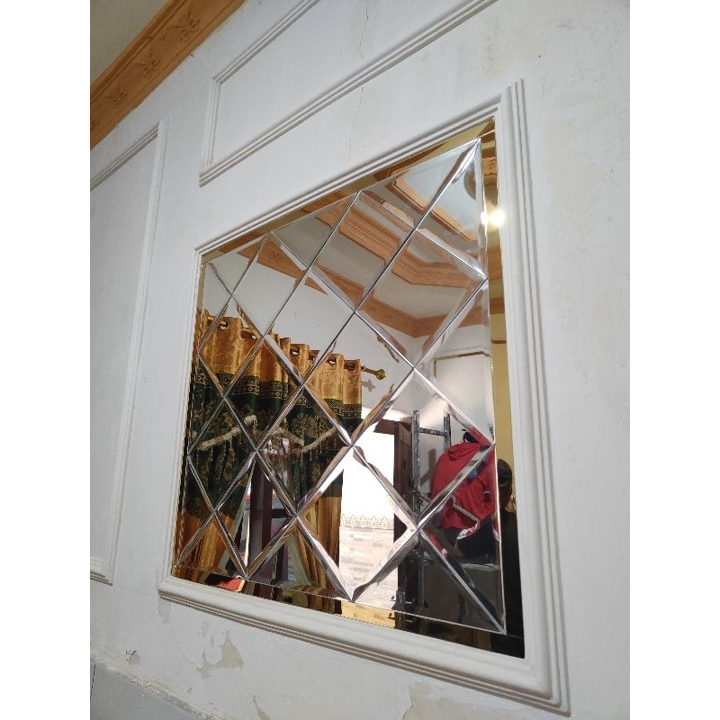 Kaca Bevel + Wall Moulding Malang
