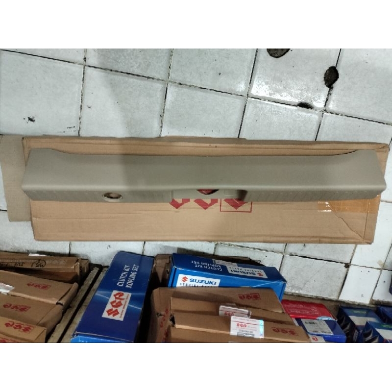 Stok Baru Trim Cover Penjepit Karpet Bagasi Ertiga 2014-2017