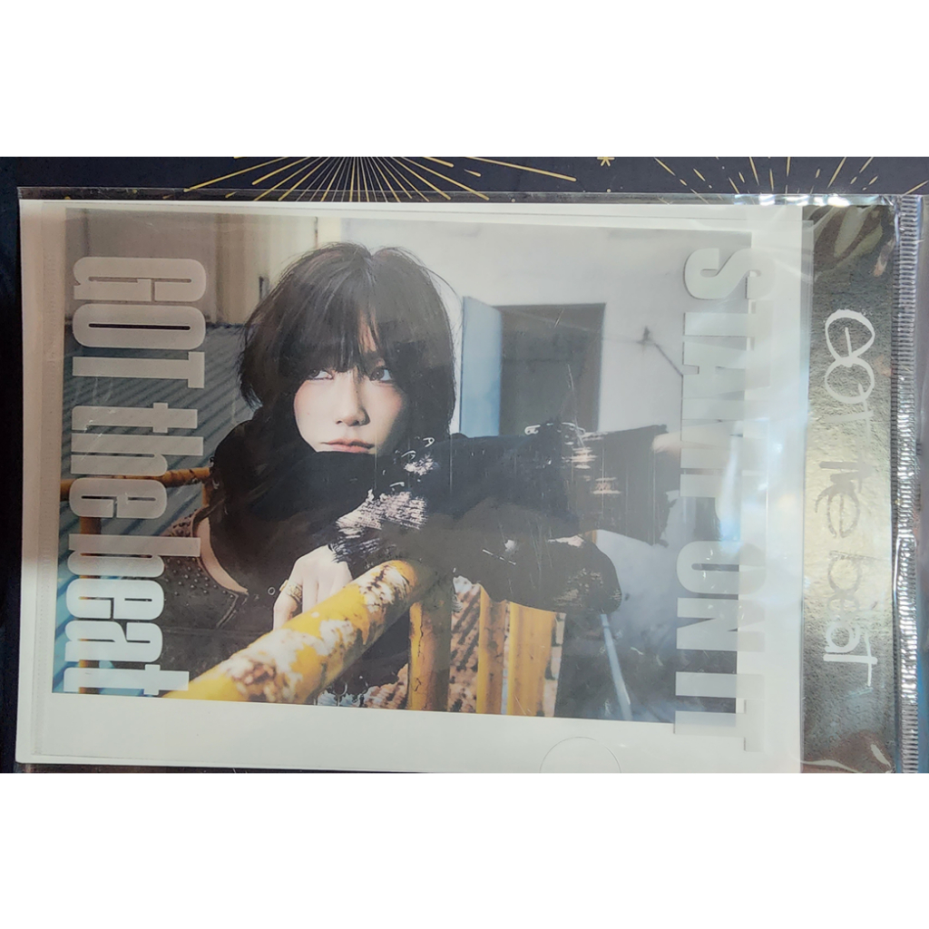 Girls Generation SNSD Taeyeon Got the beat Stamp on it Postcard + Hologram Photocard