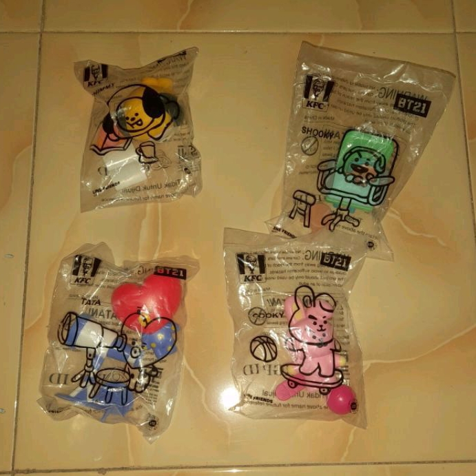 Mainan BT21 X KFC