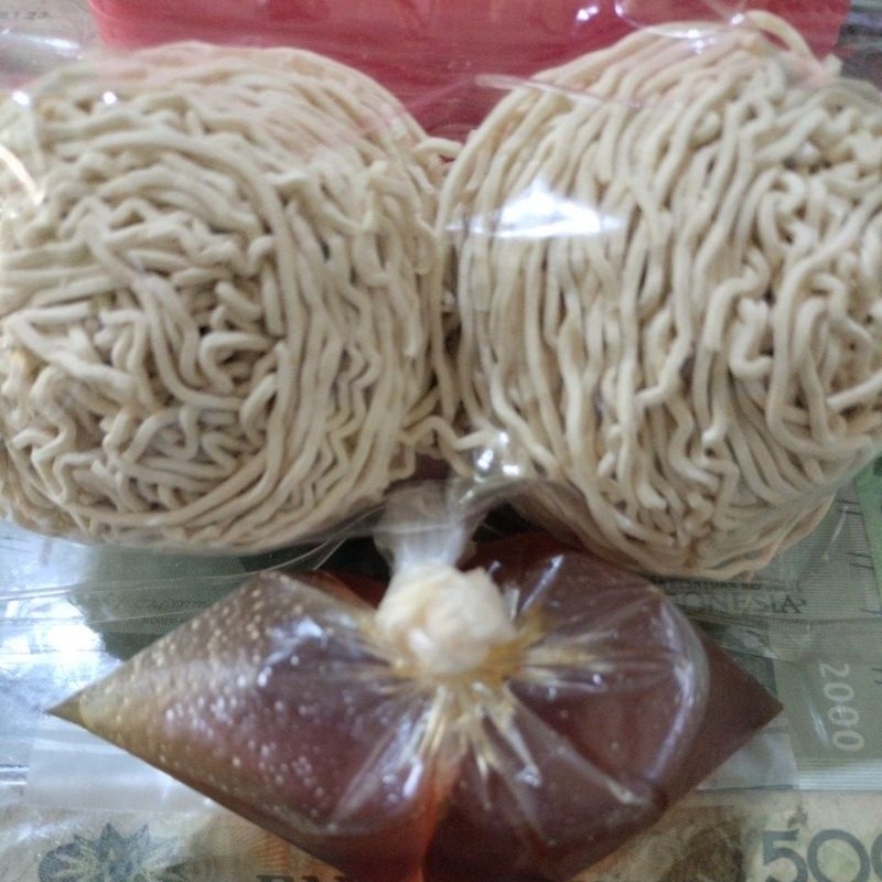 

wan tan mie mentah/mie pansit mentah
