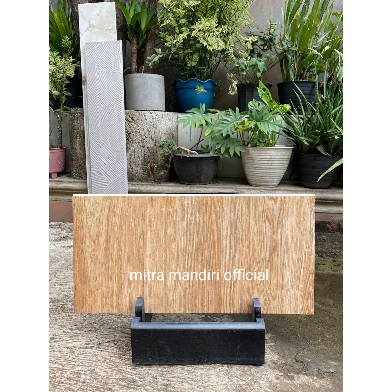 Granite tangga pijakan 30x60 Dwillaw late / Bevel