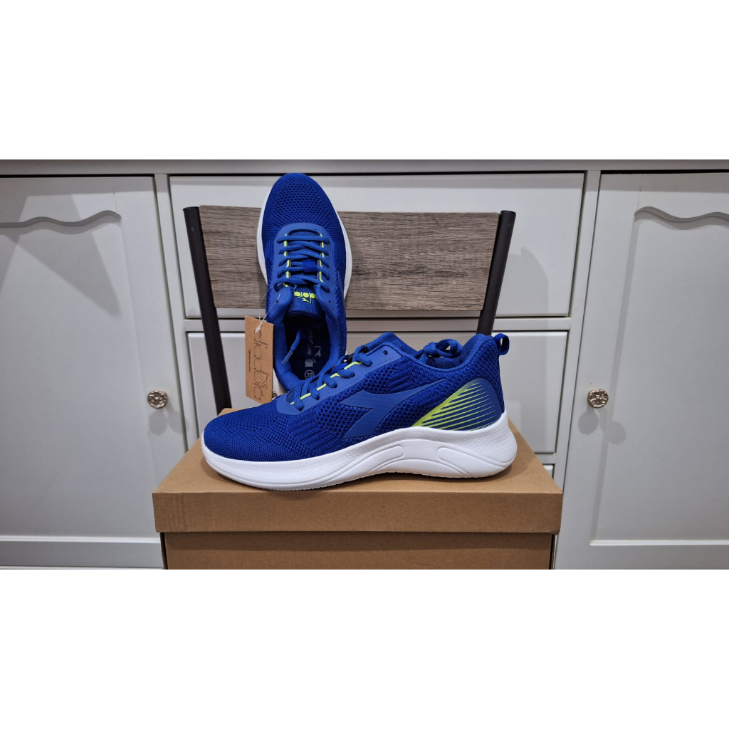 DIADORA size 44 - Sepatu Gulo Men Original Biru