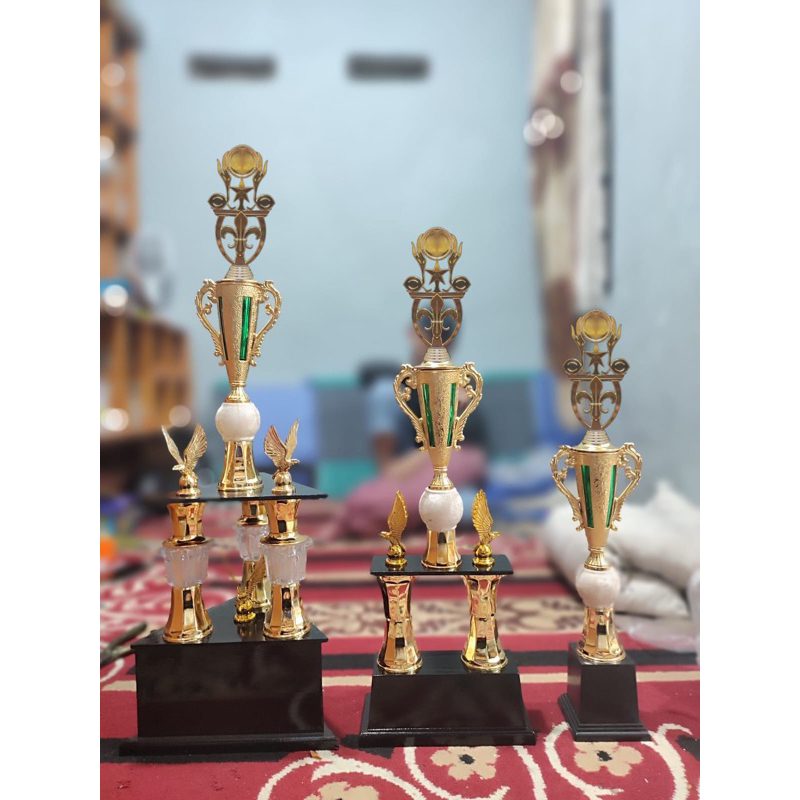 Piala Pramuka Satuan Kristal B101