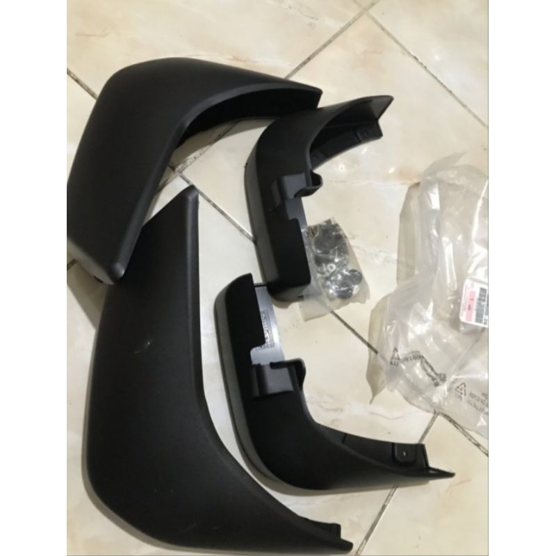 Mud Guard Karet Lumpur Suzuki SPLASH Asli SGP