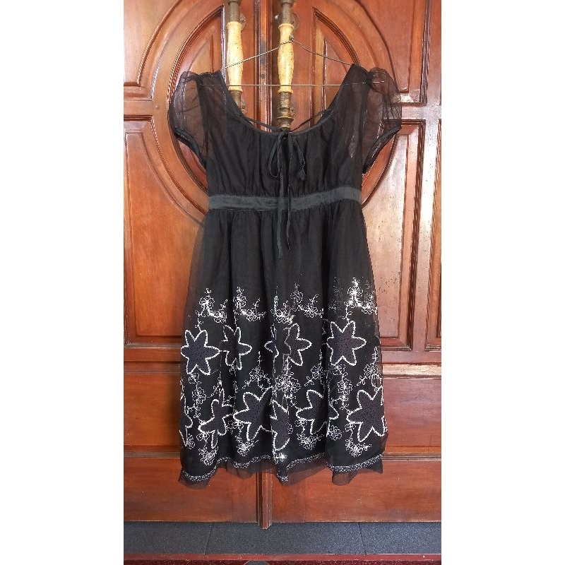Dress Pesta Kondangan Midi Hitam