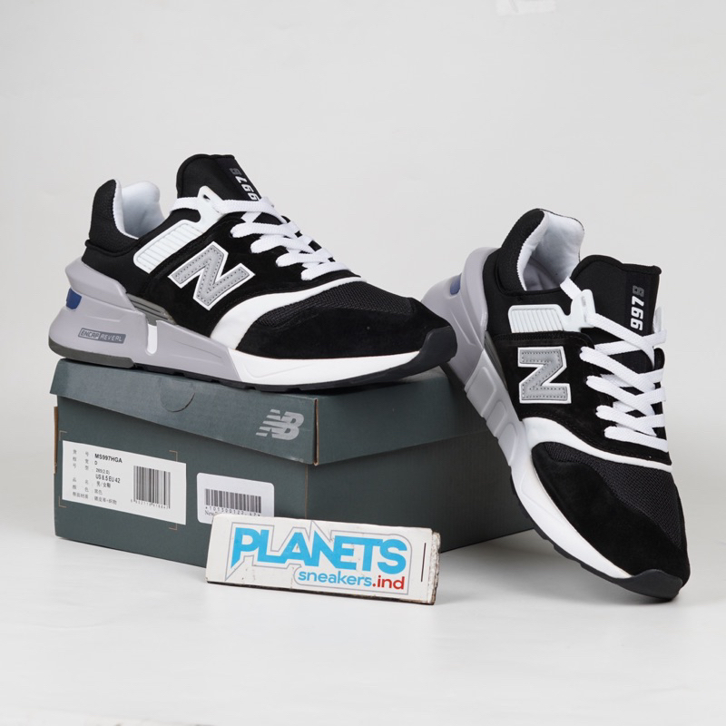 Sepatu New Balance 997 Black White Hitam Putih