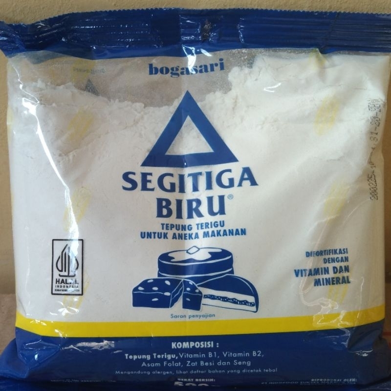 

Tepung Terigu Segitiga biru 500gram terigu aneka makanan bogasari