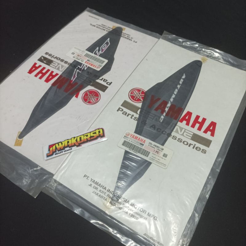 Striping Stiker Sticker Grapict List Body Bodi Tameng Depan Yamaha Mio Sporty 2007 Hitam Original