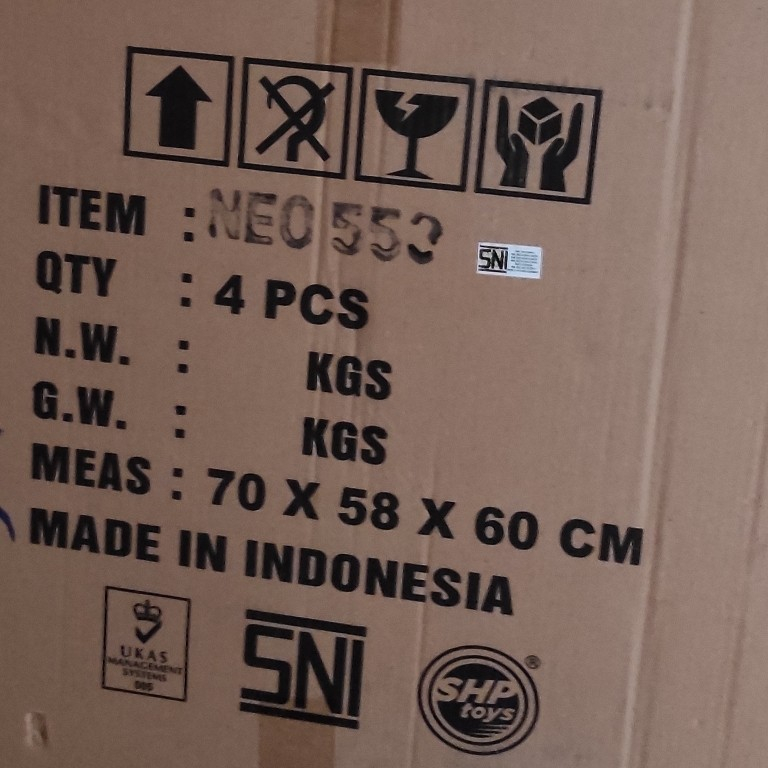 

kardus besar tebal keadaan sangat bagus ukuran 70 x 58 x 60 CM