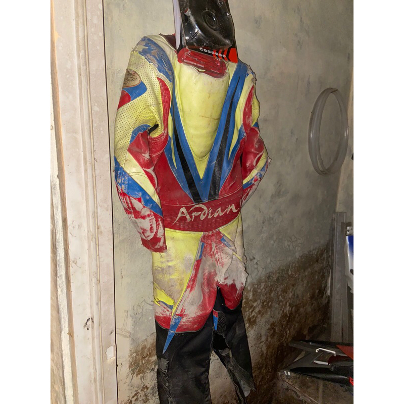 wearpack balap bekas