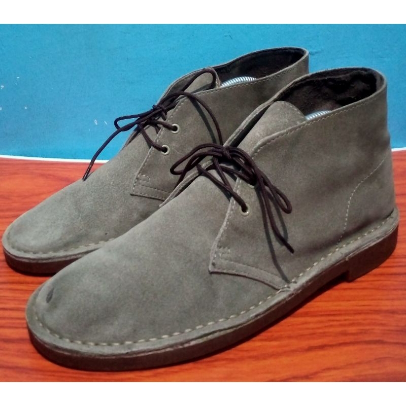 Sepatu Clarks pria kulit suede mid original
