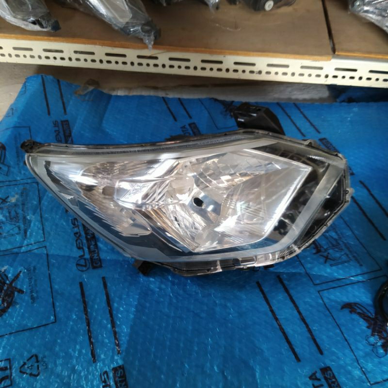 Headlamp calya sigra lampu depan sigra 2016 2017 2018 original