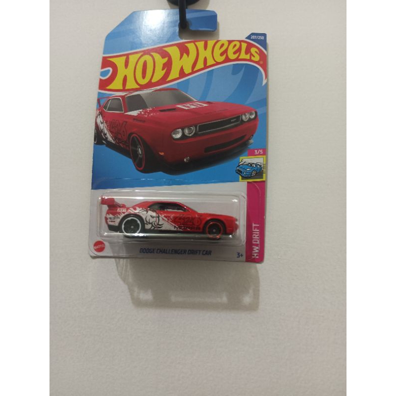 Hotwheels dodge challenger